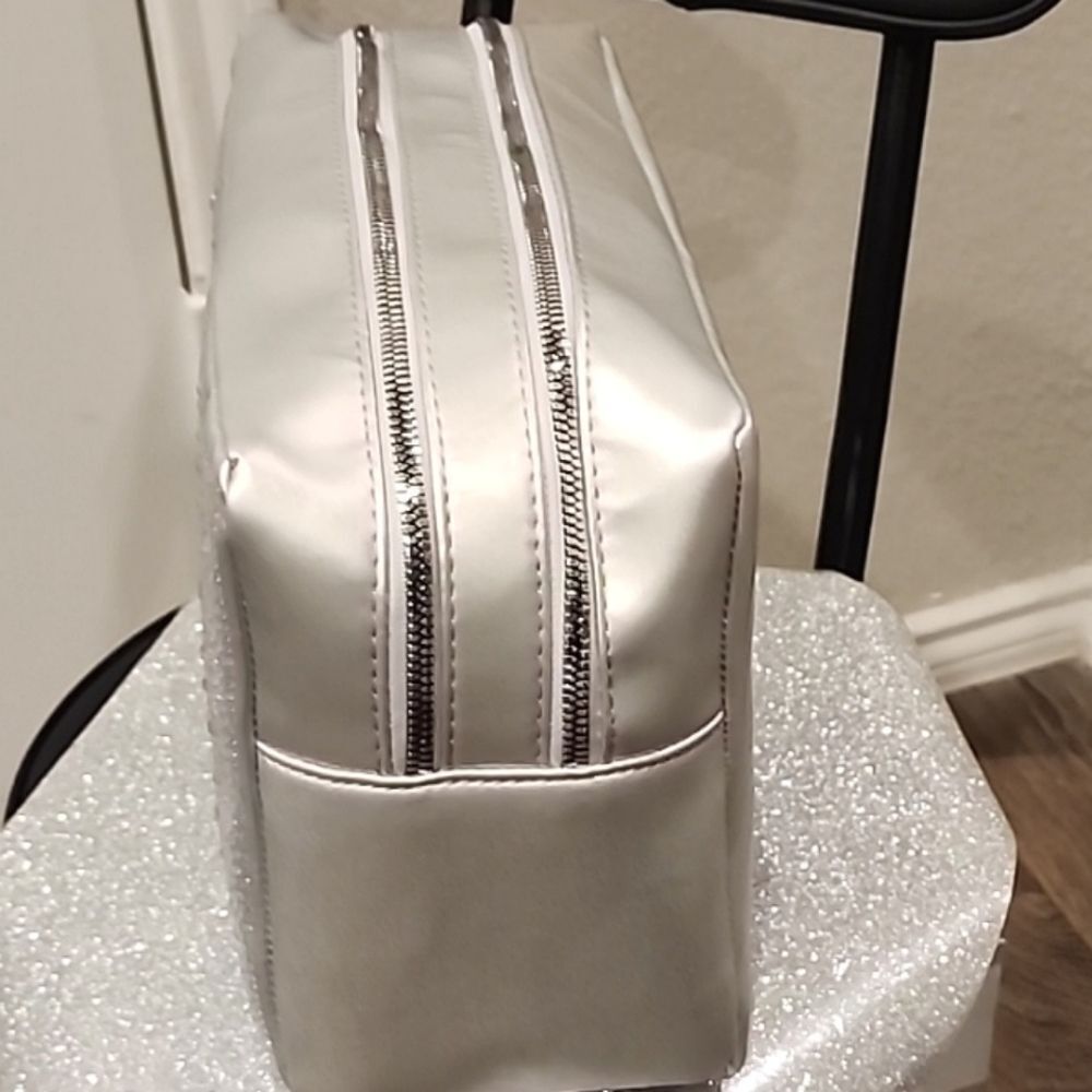 Steve Madden‎ Silver Rhinestone Double Zip Weekender - Picture 5 of 12